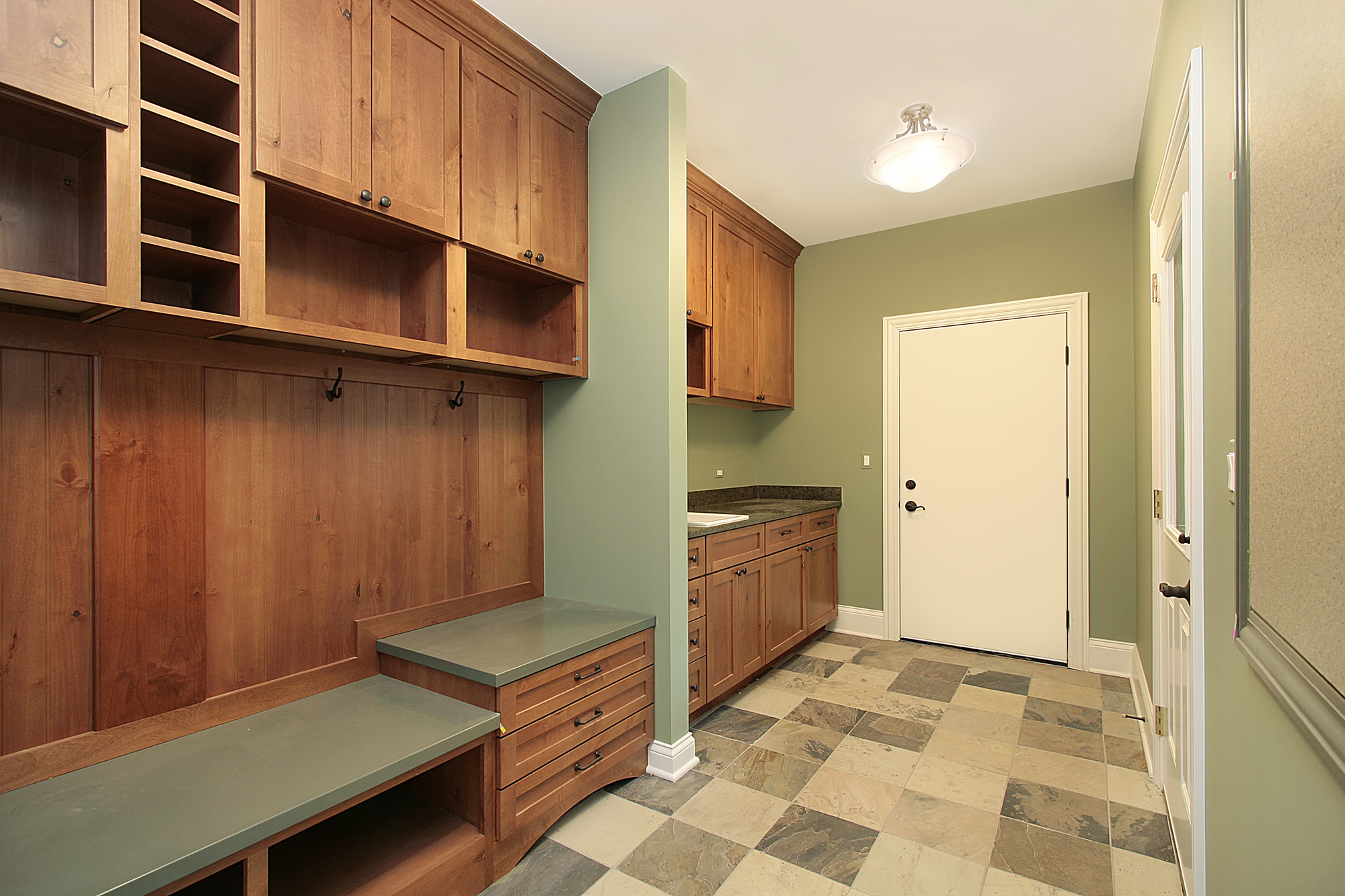 Modern mudroom